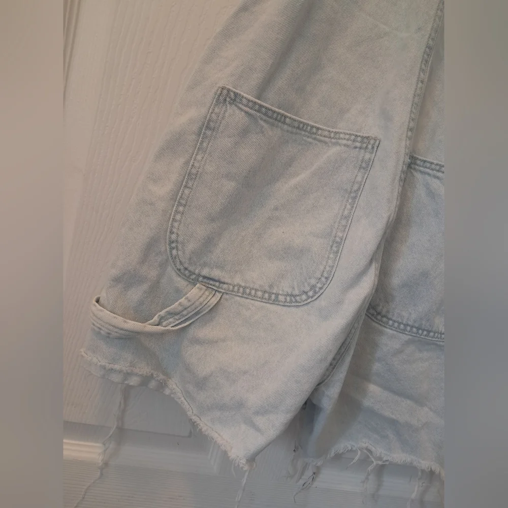 Light Wash Denim Short Overalls - Picture 7 of 8